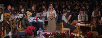 1. Adventsonntag – Schimmern Lichter Durch Die Nacht