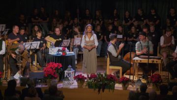 1. Adventsonntag – Schimmern Lichter Durch Die Nacht