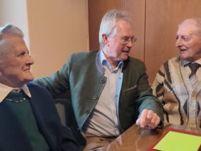 Zwillinge Feierten Gemeinsam Ihren 95. Geburtstag