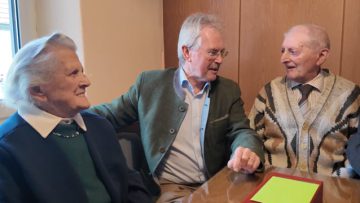 Zwillinge Feierten Gemeinsam Ihren 95. Geburtstag