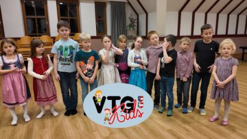 Kinder Volkstanzgruppe Ruprechtshofen Beim Seniorenball